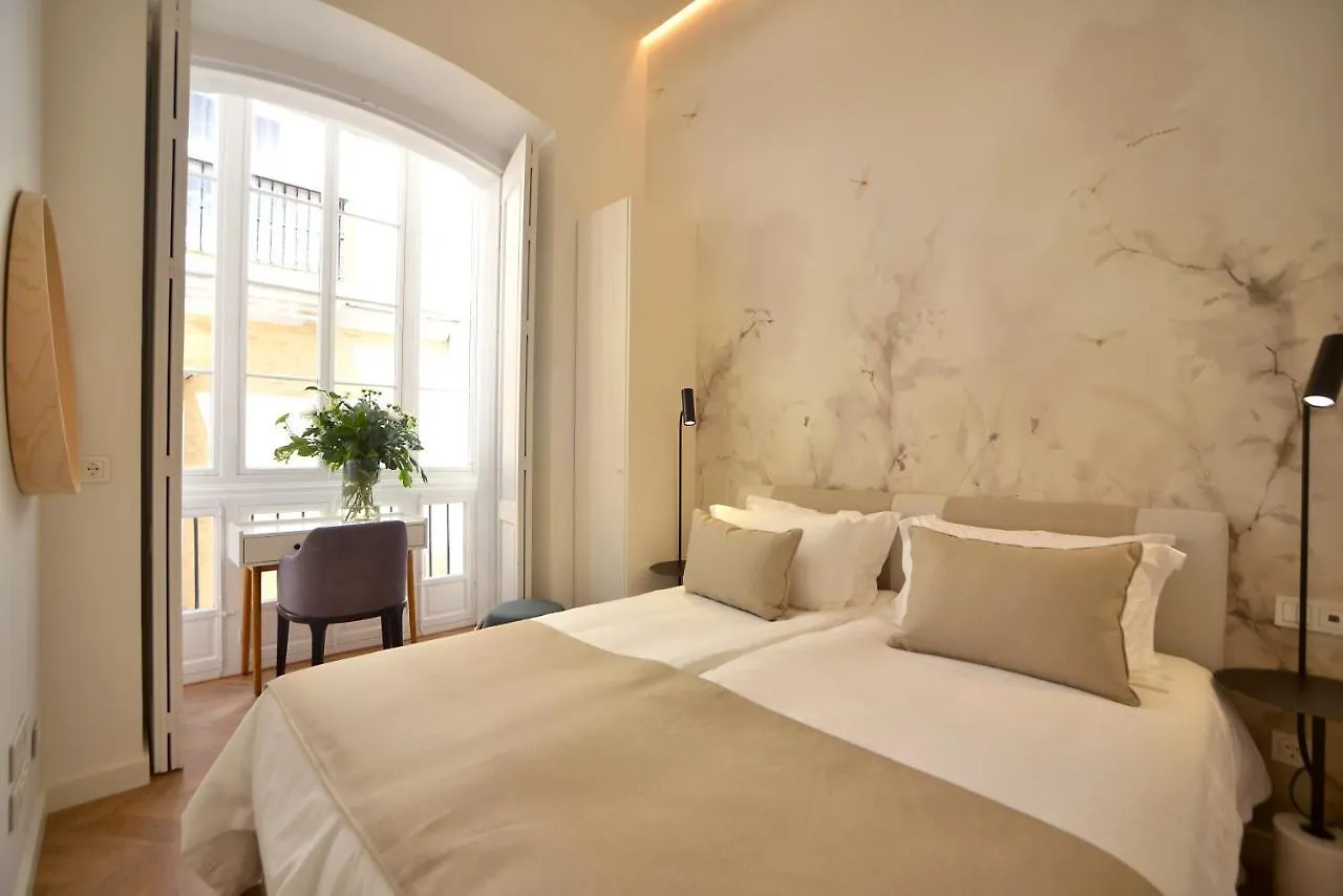 Plaza Mina Suites Cádiz Apartahotel